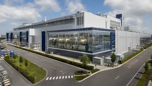 Modern Industrial Manufacturing Facility Exterior