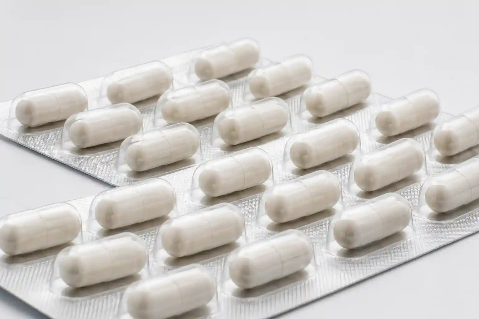 metalic-blister-pack-of-capsules